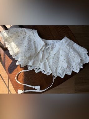 Sea NY White Eyelet Tie Detachable Collar